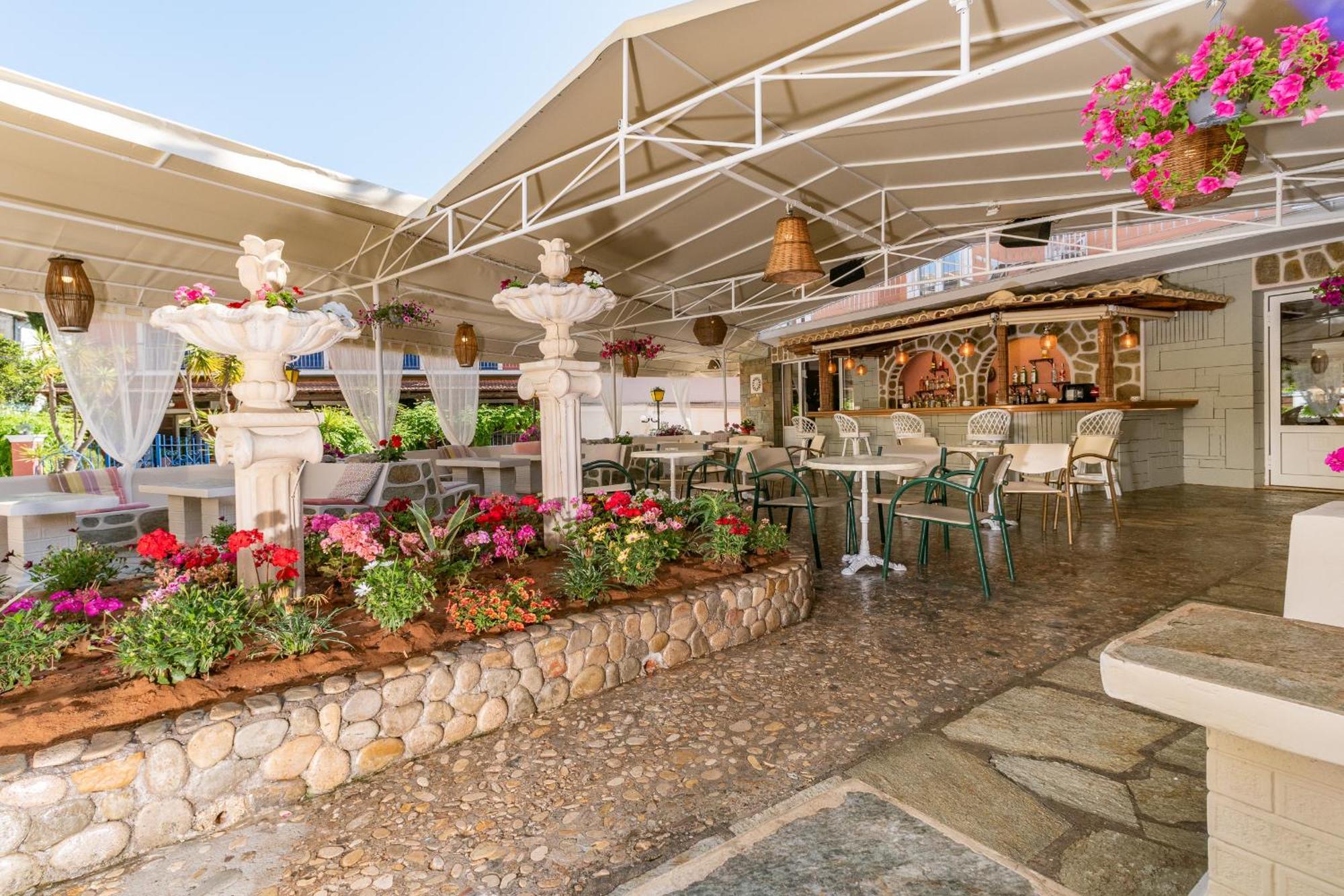 Sirena Beach Гувія Екстер'єр фото